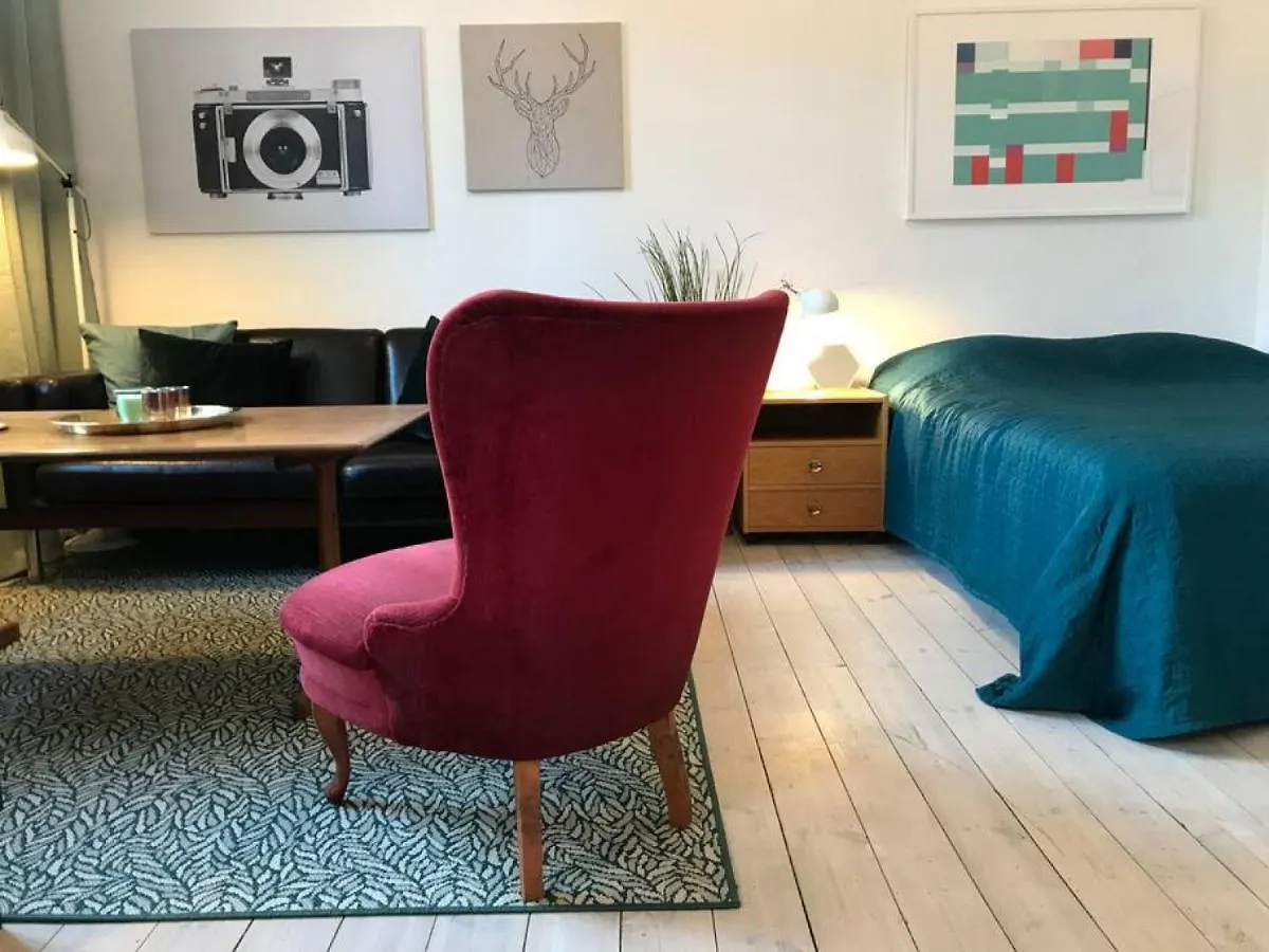 Bohemian And Light One Room Apartment In Sofo 31Sqm Stockholm