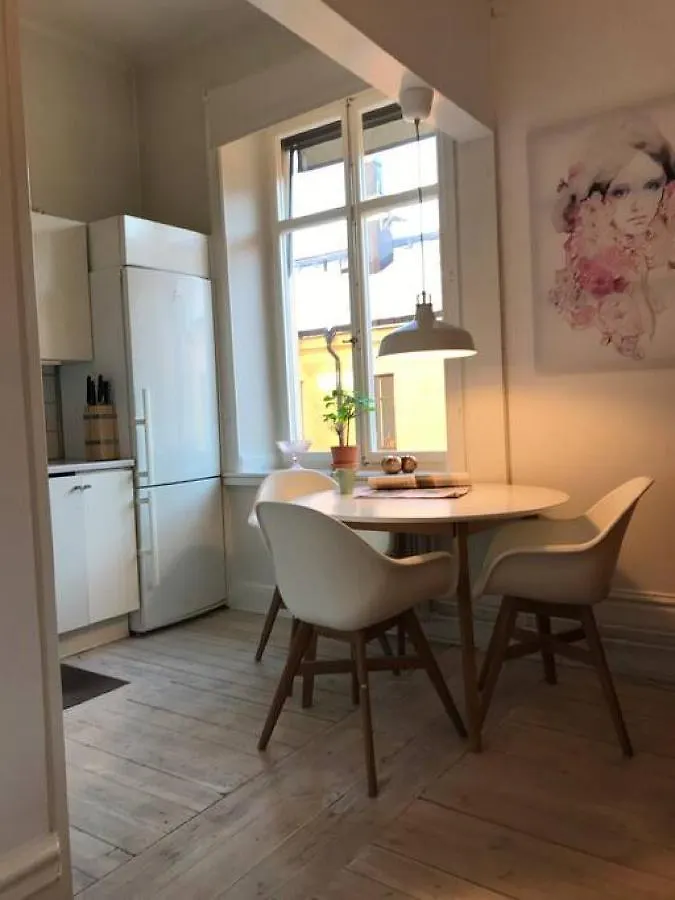Bohemian And Light One Room Apartment In Sofo 31Sqm Stockholm